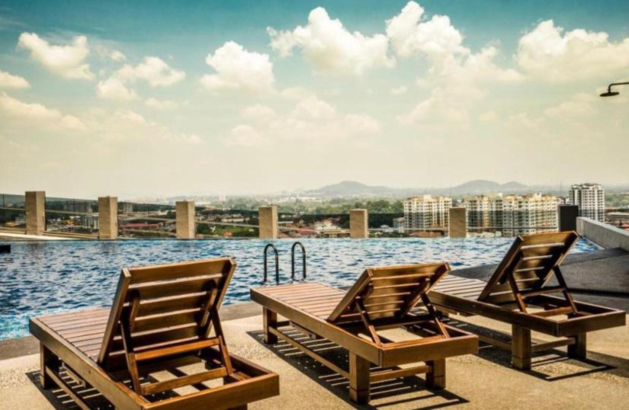 Imperio.Res - Near To Jonker & Mall - Pool View Malacca Extérieur photo